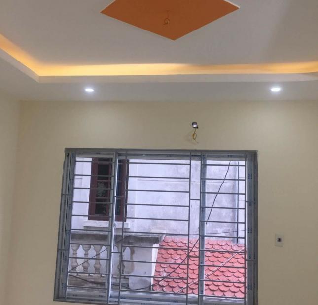 Chính chủ bán nhà  La Khê- Hà Đông.(33m²*4 tầng*MT 3.5),2.4 tỷ . Ô tô đỗ Cửa.0975100988.