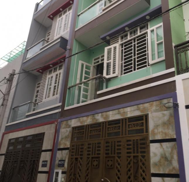 Bán nhà mới sổ riêng 3 lầu, đường 26 Phạm Văn Đồng, giá 2.6 tỷ