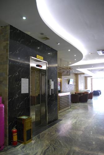 Bán khách sạn phố Nguyễn Chánh, 322m2, 8 tầng thang máy, MT 8m