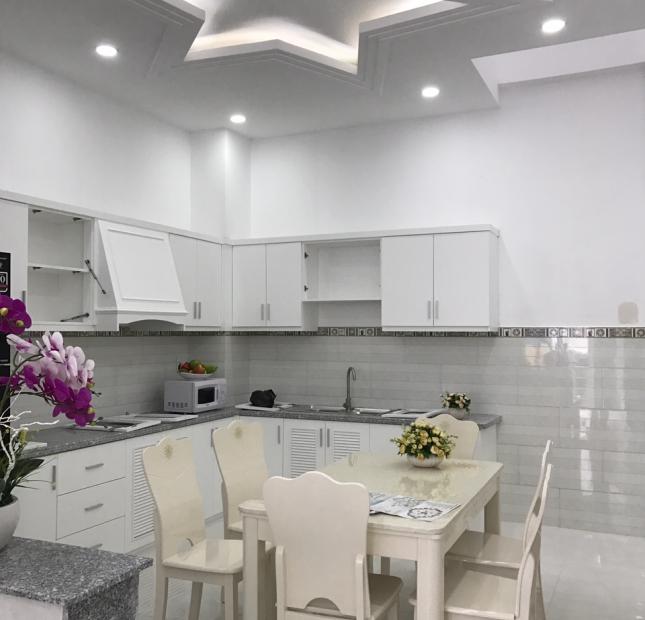 Chính chủ bán nhà mới xây đẹp Thạnh Xuân cách Gò Vấp 5 phút 