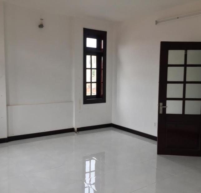 Villa đường Quốc Hương, P.Thảo Điền, Q2, có 4PN, cho thuê 61 triệu/tháng. 0967354891