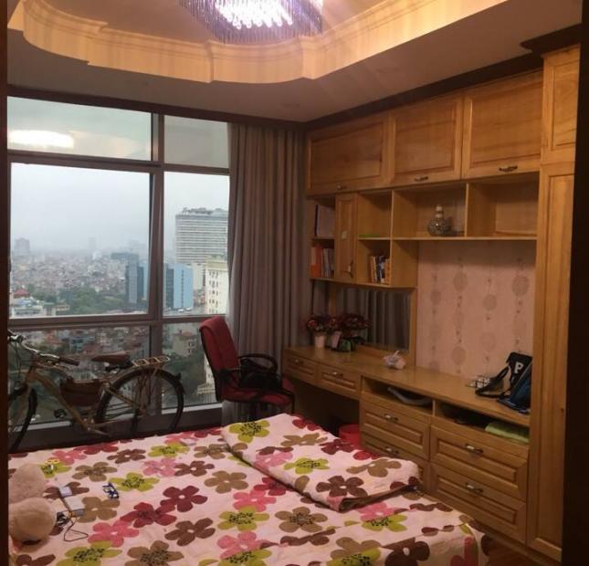 Cho thuê chung cư 165 Thái Hà, 3 phòng ngủ, full nội thất, thoáng mát giá rẻ