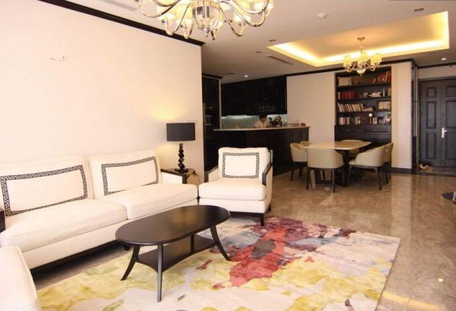 Bán căn hộ 102 Thái Thịnh, 114m2, 2 PN. Nội thất đẹp, căn góc 2 ban công, giá 28,5 triệu/m2
