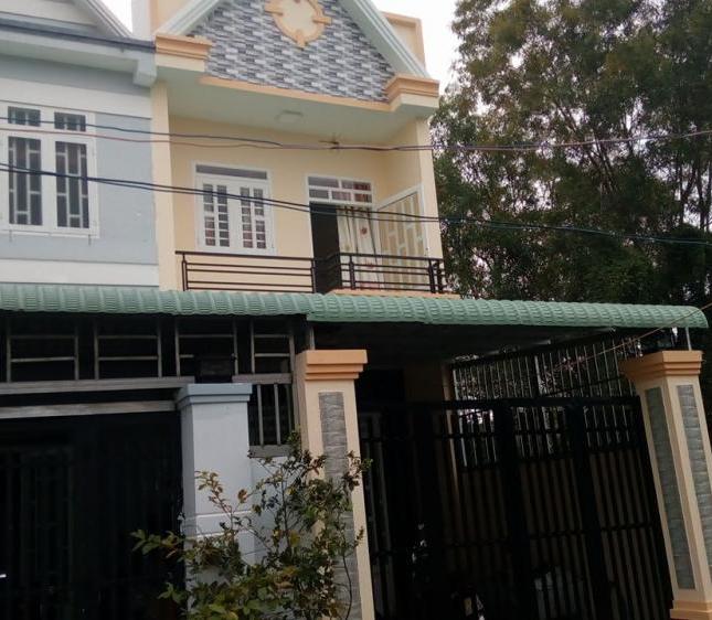 Nhà mới 100m2 sổ hồng riêng ở gần Bình Chánh