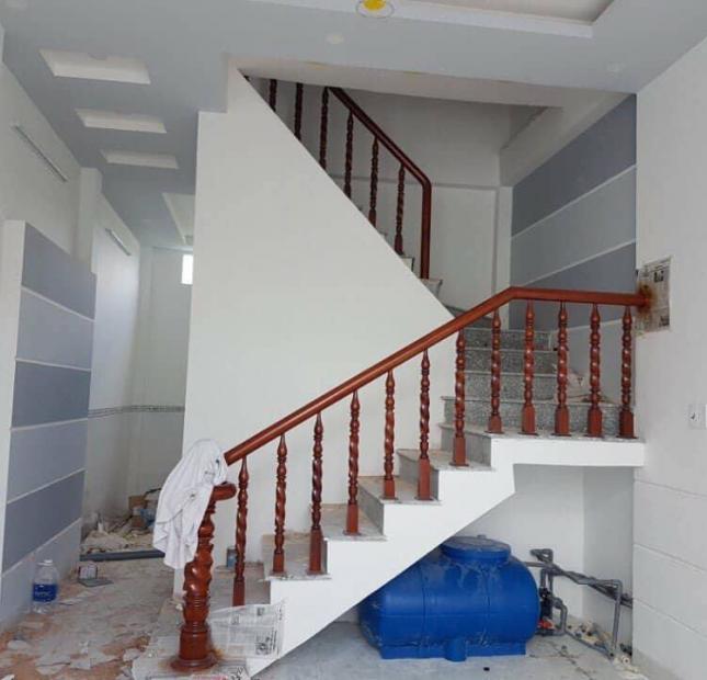 Bán nhà mới xây 1 trệt, 1 lầu, hẻm tổ 11, đường Nguyễn Văn Linh, sổ hồng hoàn công, giá 999 triệu