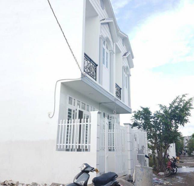 Bán nhà mới xây 1 trệt, 1 lầu, hẻm tổ 11, đường Nguyễn Văn Linh, sổ hồng hoàn công, giá 999 triệu