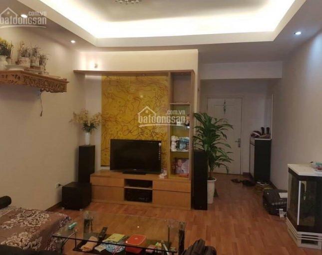 Cần bán căn hộ tầng 9 chung cư CT2 Nàng Hương, 583 Nguyễn Trãi, diện tích 98m2, nhà rất đẹp
