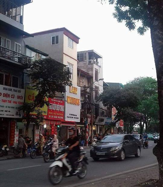 Bán nhà mặt phố Đường Láng, Hà Nội 33 m2, 4 tầng, giá 7.2 tỷ, kinh doanh đỉnh