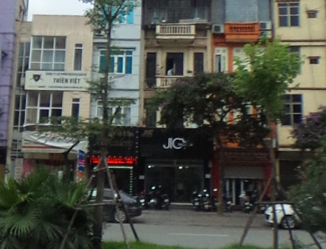 Cho thuê nhà mặt phố Nguyễn Khang diện tích 100m2, giá 35 triệu/tháng