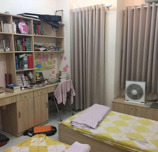 Bán căn hộ chung cư Khánh Hội 1 quận 4, 2PN, giá 1.9 tỷ