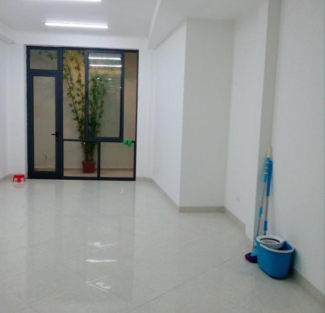 Nhà riêng ngõ 27 Nguyễn Thị Định. 60m2 x 5 tầng. Mỗi tầng 2 PN. Có thang máy. Ôtô đỗ cửa