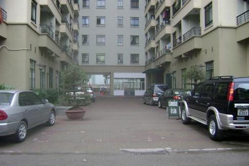 Cho thuê căn hộ Hùng Vương Điện Máy, 60m2, 2pn, có trang bị nội thất đủ, giá cho thuê 9tr/tháng