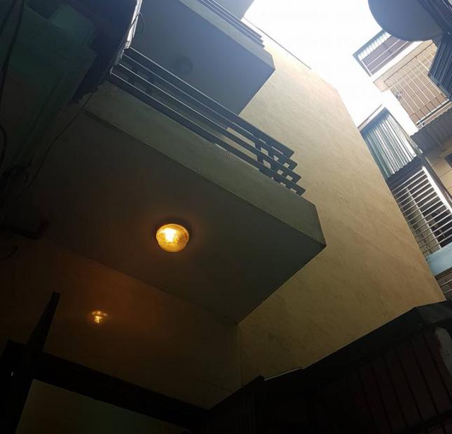 Bán nhà phố Kim Mã, Ba Đình, quá cần tiền nên bán rẻ, nhà đẹp, 4 tầng, giá chỉ 2.2 tỷ