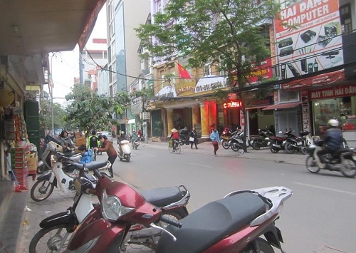 Cho thuê MB, vị trí cực đẹp phố Nguyễn Xiển – Thanh Xuân. Dt 300m2 x 7tầng, Mt 16m, Giá thuê 300 triệu/tháng. 