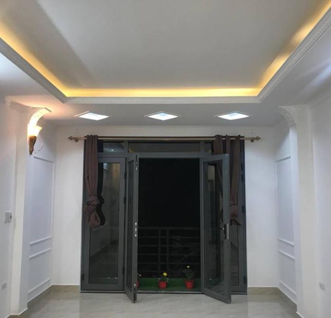  BÁN GẤP ,40 M2 ,5 TẦNG, KINH DOANH ,GARA ,PHỐ TRƯƠNG ĐỊNH ,GIÁ 4.3 TỶ .