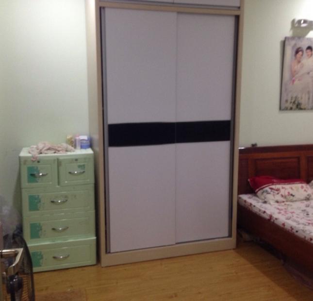 Cho thuê căn hộ tại N02 Yên Hòa, 90m2, 2 phòng ngủ, đồ đạc cơ bản đầy đủ. Giá 12 tr/tháng