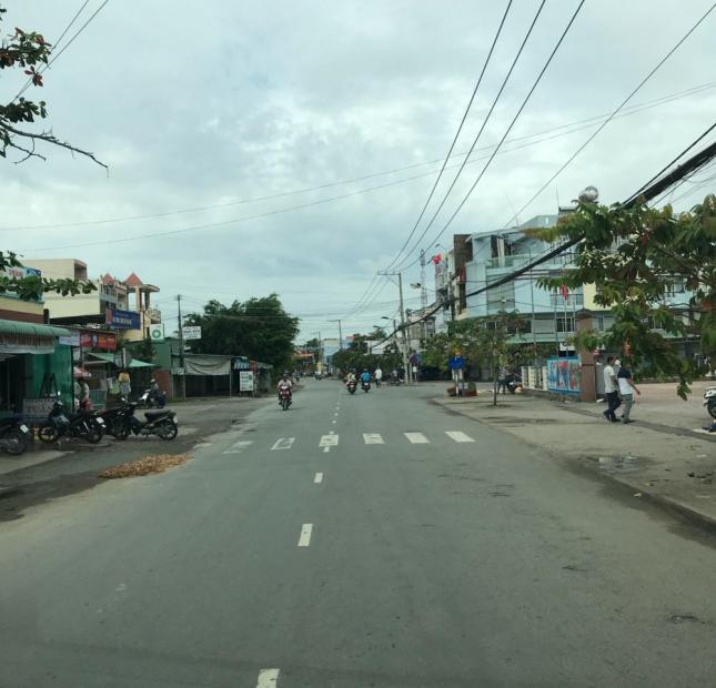 Bán gấp nền đất 4 x 26m, ngay mặt tiền chợ Thủ Thừa, đường Phan Văn Tình, thị trấn Thủ Thừa