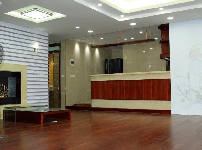 CHCC Golden land 275 Nguyễn Trãi cần cho thuê gấp căn hộ 93m2 2 PN đầy đủ nội thất. Giá 10tr LH Mr Hà 0936496919