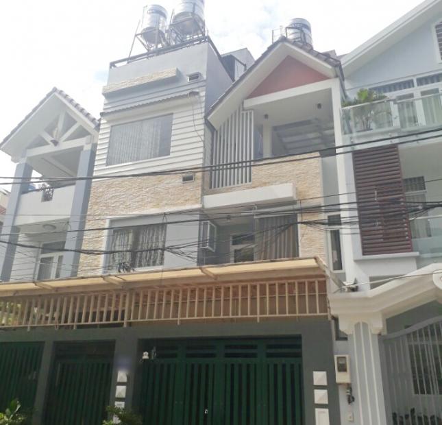 Nhà mặt tiền đường 10, DT 8x20m, Nam Long, Q7