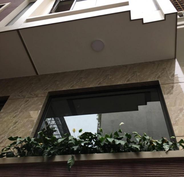 Đinh la Thăng bán nhà Phố Xã Đàn gần 30m xây 5 tầng cực đẹp giá chỉ 14 tỷ, ngay ngã 5 Ô Chợ Dừa