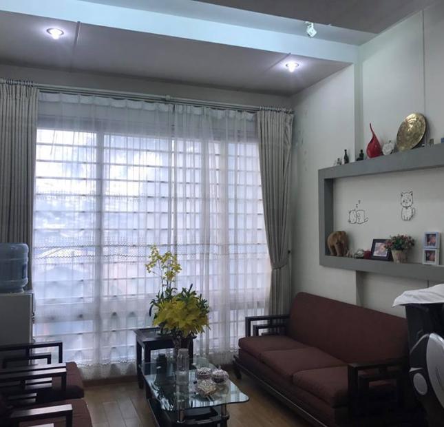 Bán nhà Quan Thổ  Phố Tôn Đức Thắng  , Ngõ Xe Oto 60m2 giá 6 tỷ.