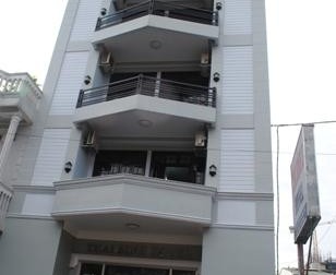 Bán nhà MT đường Nguyễn Văn Thủ, Q. 1. DT. 8m x 20m, giá 36 tỷ