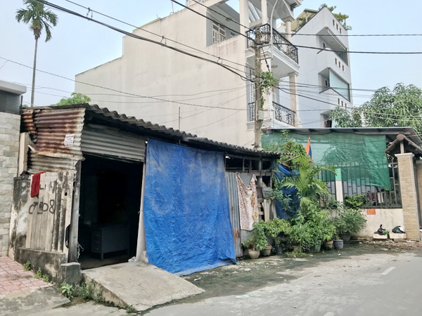 Bán gấp đất nhà nát đường Số 49, phường Bình Thuận, Quận 7