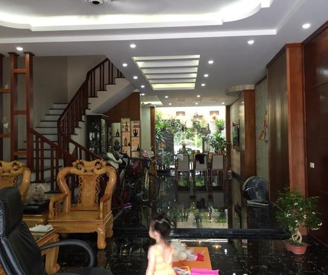 Bán nhà chính chủ tại ngõ 565 Nguyễn Trãi, Thanh Xuân Nam, DT: 70m2 x 2 tầng, MT 11m