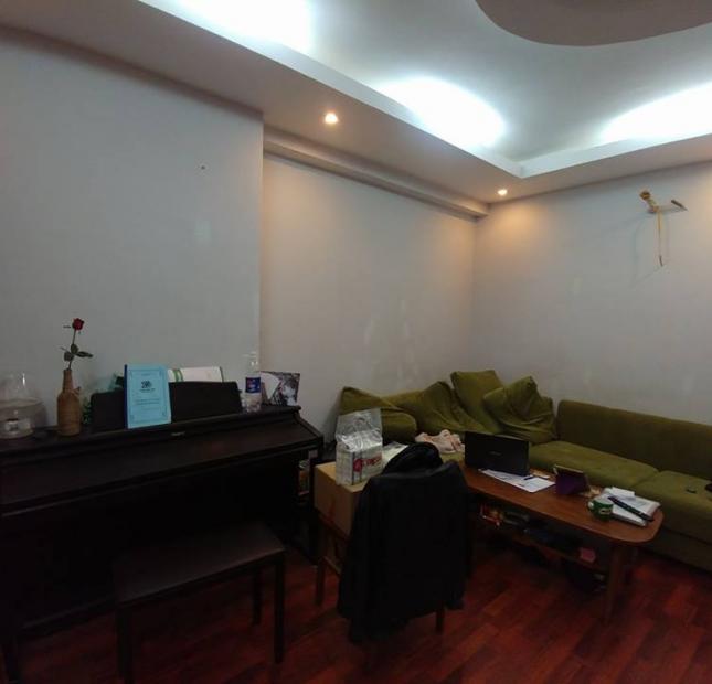 Bán căn hộ chung cư VP3 Hoàng Mai, Hà Nội, DT 70m2, full nội thất, giá rẻ, LH: 0973212895