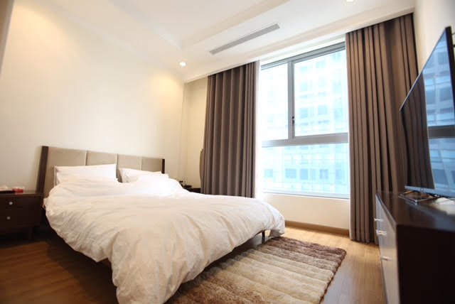 Cho thuê căn hộ chung cư tòa 71 Nguyễn Chí Thanh, 120m2, 2 PN, đủ đồ nội thất, 16 tr/th