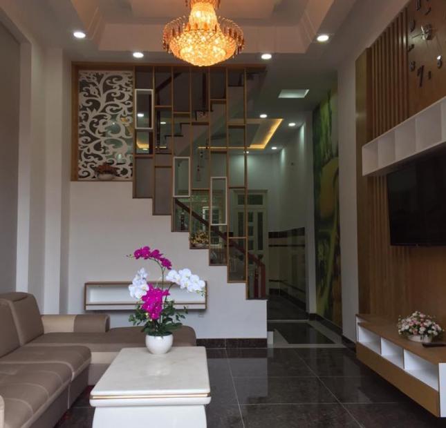 Nhà đẹp, thiết kế châu Âu 1 trệt 3 lầu Thạnh Xuân quận 12 vào ở ngay