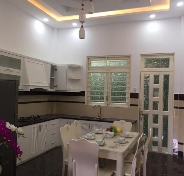 Nhà đẹp, thiết kế châu Âu 1 trệt 3 lầu Thạnh Xuân quận 12 vào ở ngay