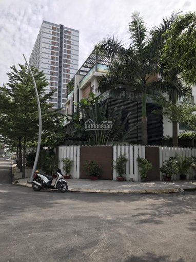 Cần tiền bán gấp căn hộ Luxury Home, Q7. Căn góc 2 view, 69m2, giá 1.8 tỷ