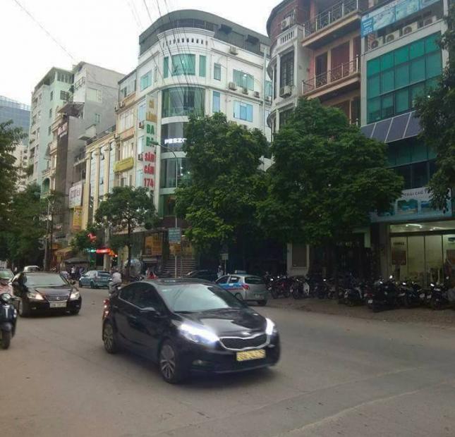 Bán gấp nhà mặt phố Nguyễn Tuân, Thanh Xuân, kinh doanh khủng, 42m2, chỉ 13 tỷ