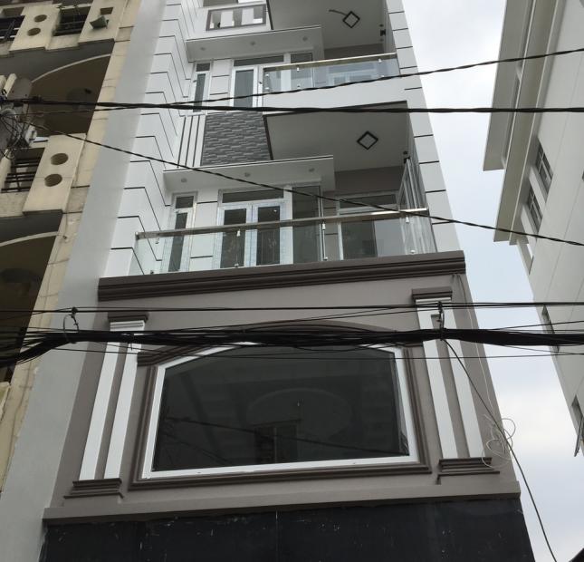 Bán nhà hẻm xe hơi Nguyễn Đình Chính, DT 5.5x12m, giá chỉ 7.8 tỷ