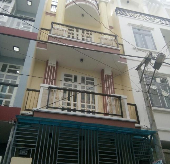 Bán nhà phố Phạm Văn Đồng, 4 tỷ 045 tr, 4 phòng ngủ, gara ô tô