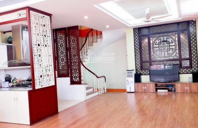Cho thuê nhà riêng Đỗ Đức Dục 70 m2, 5 tầng, thích hợp người nước ngoài ở hoặc làm VP