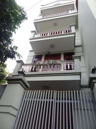 Cho thuê nhà ngõ Nguyễn Khánh Toàn, Cầu Giấy, DT 120m2, 4 tầng. Giá 22 tr/th
