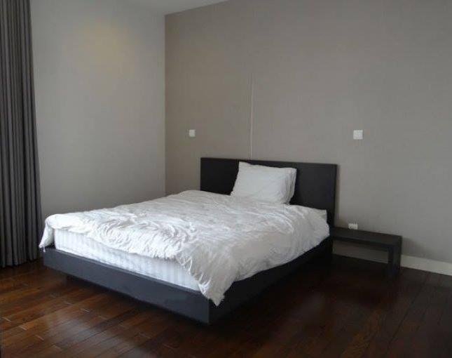 Cho thuê chung cư cao cấp Home City 3 phòng ngủ đầy đủ đồ, DT 104 m2 giá 20 tr/th. LH 01629196993