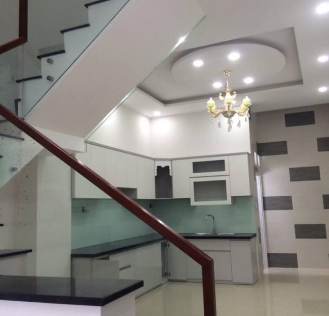 Nhà mới đẹp 52.5m2, đường Phạm Văn Đồng, 4 tỷ 047 triệu hỗ trợ vay 70%