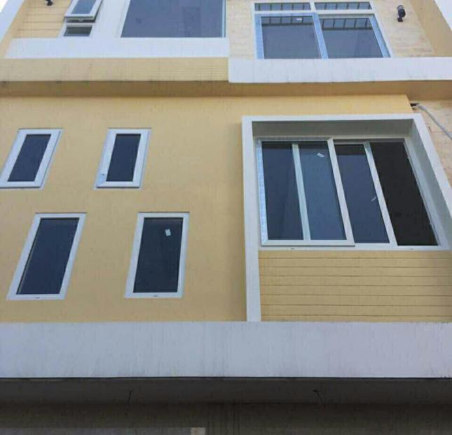 Bán nhà 3 tầng đường Nguyễn Hữu Thọ, gần bệnh viện gia đình. LH 01265543624