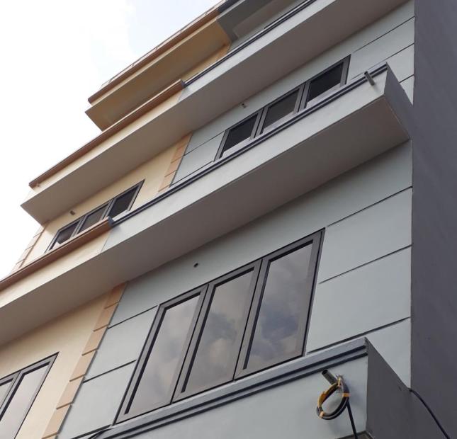 Cần bán gấp nhà 4 tầng mới tại Yên Xá, giá 1,9 tỷ, diện tích 35m2
