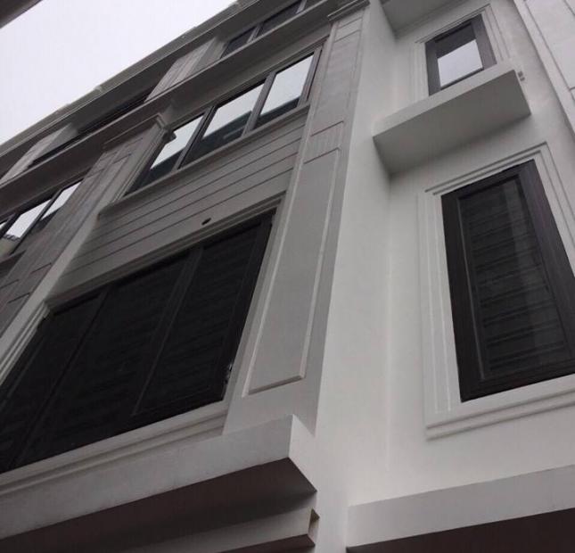 Bán nhà đẹp Nguyễn Sơn 40m2x4,5T,ngõ 2,5m,giá 3,3 tỷ(cách cầu Chương Dương 900m)