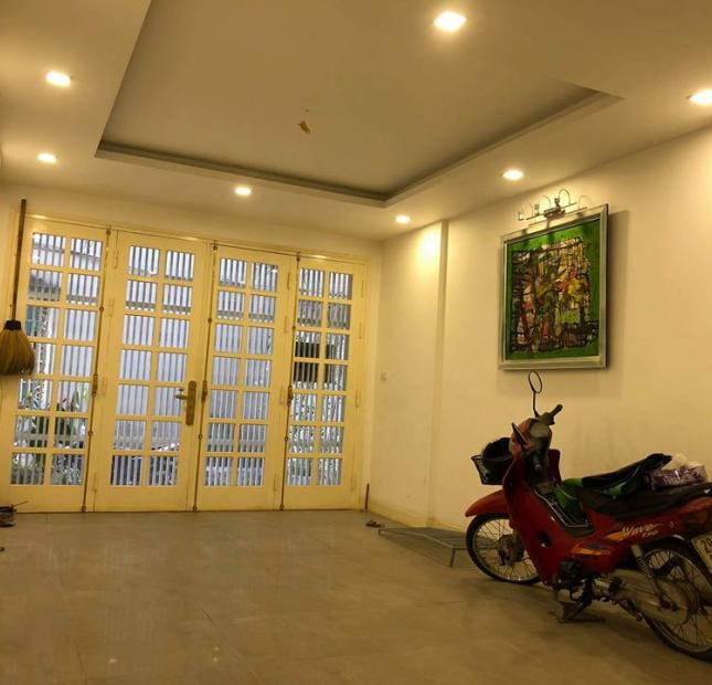 Bán nhà Nguyễn Chí Thanh, ô tô đỗ cửa, hiếm, VIP, 8.5 tỷ