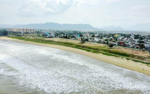 Chính chủ cần bán 1 lô đất mặt biển, mặt chính đường Nguyễn Tất Thành