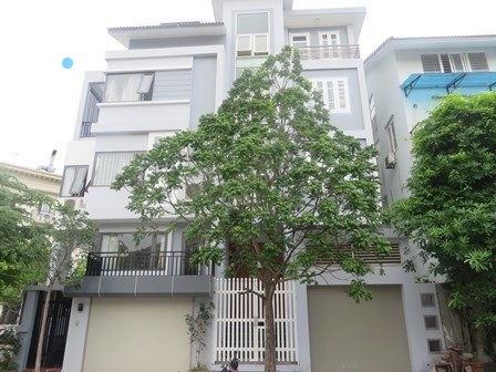 Cho thuê biệt thự 3 tầng, 1 tum, đối diện Keangnam Phạm Hùng
