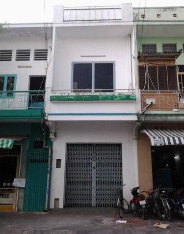 Bán nhà đường Thành Thái P.14 Q.10 ( 4,8x16 ) xe hơi đỗ cửa