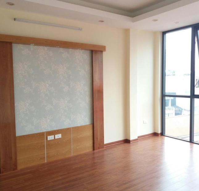 Chính chủ bán gấp nhà kinh doanh sầm uất tại 169 Hoàng mai, 40m2, 3,7 tỷ, ô tô đỗ cửa