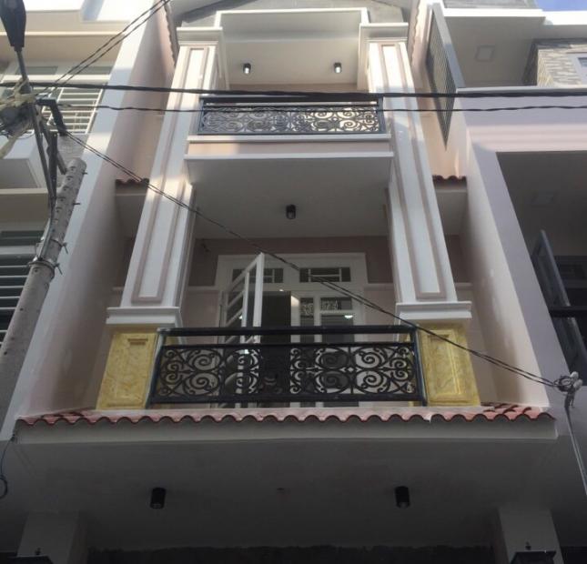 Cần bán nhà gấp mới xây ở ngay, sổ hồng chính chủ đường 19 - Phạm Văn Đồng, Hiệp Bình Chánh