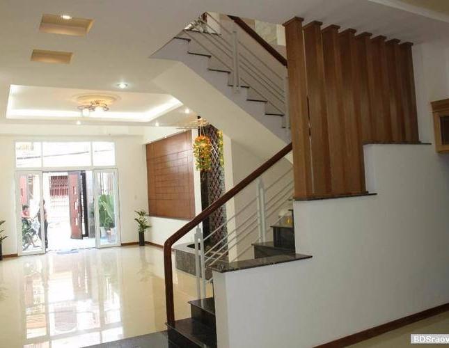 Bán nhà xây mới 217 Đê La Thành- Đống Đa 72m2, 7 tầng, tháng máy, gara ô tô, giá 15.8 tỷ